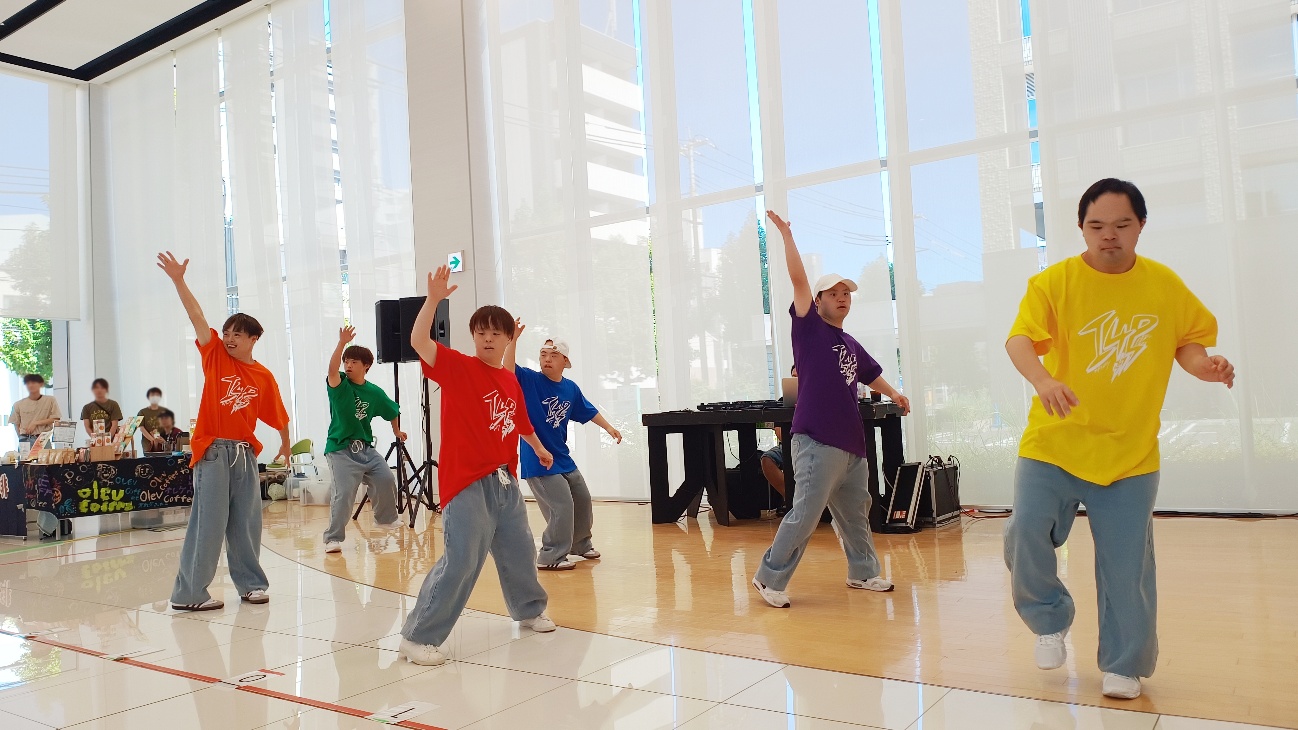 I4P（アイ フォー ピー）」の皆さんによるダンスパフォーマンス